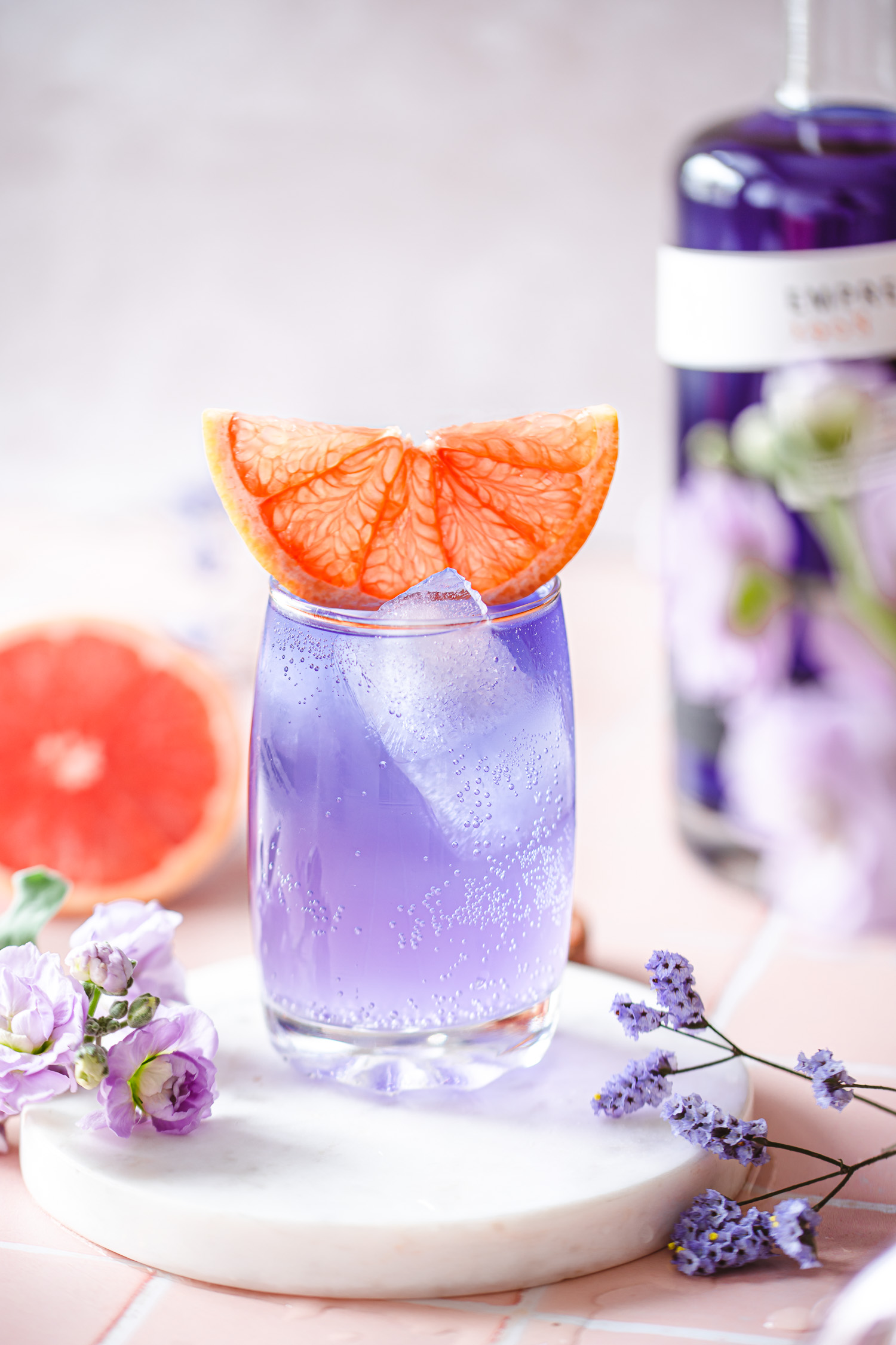 Elderberry Fizz Cocktail