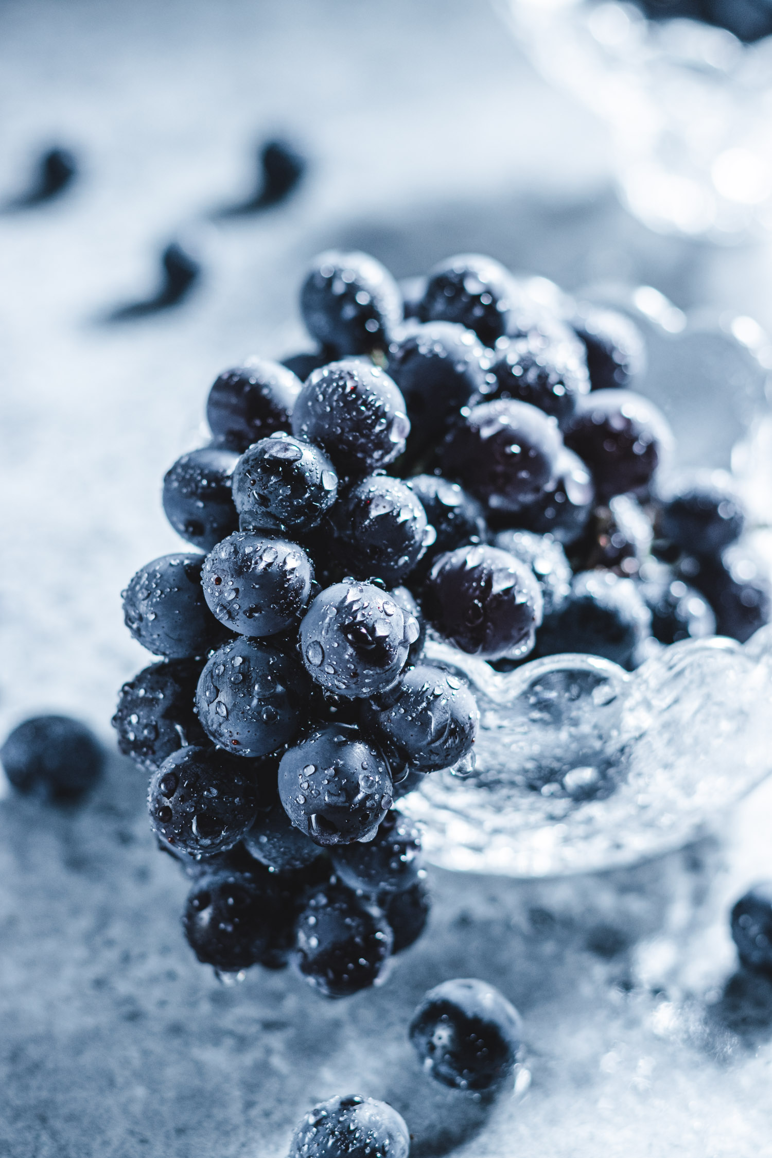 Juicy Ontario Grapes with Water