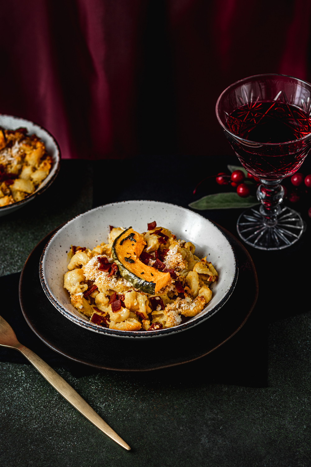 27_07_VegNews-Holidays_Mac-and-Cheese-1139-Edit
