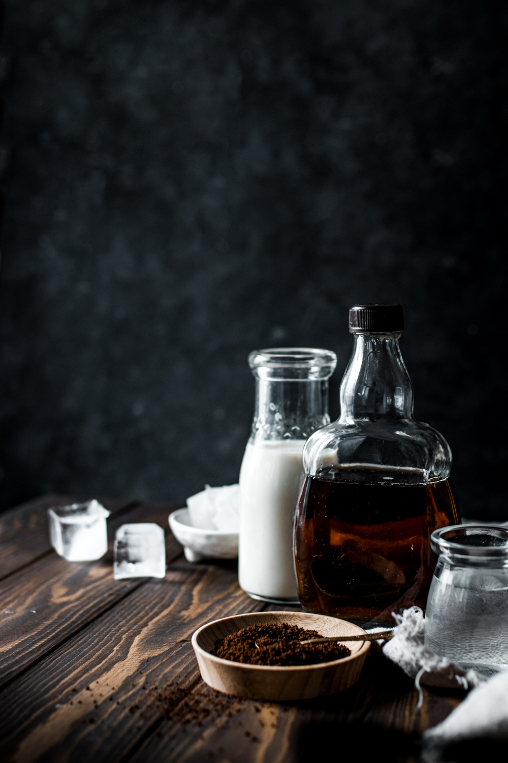All ingredients needed for dalgona: milk maple syrup, ice