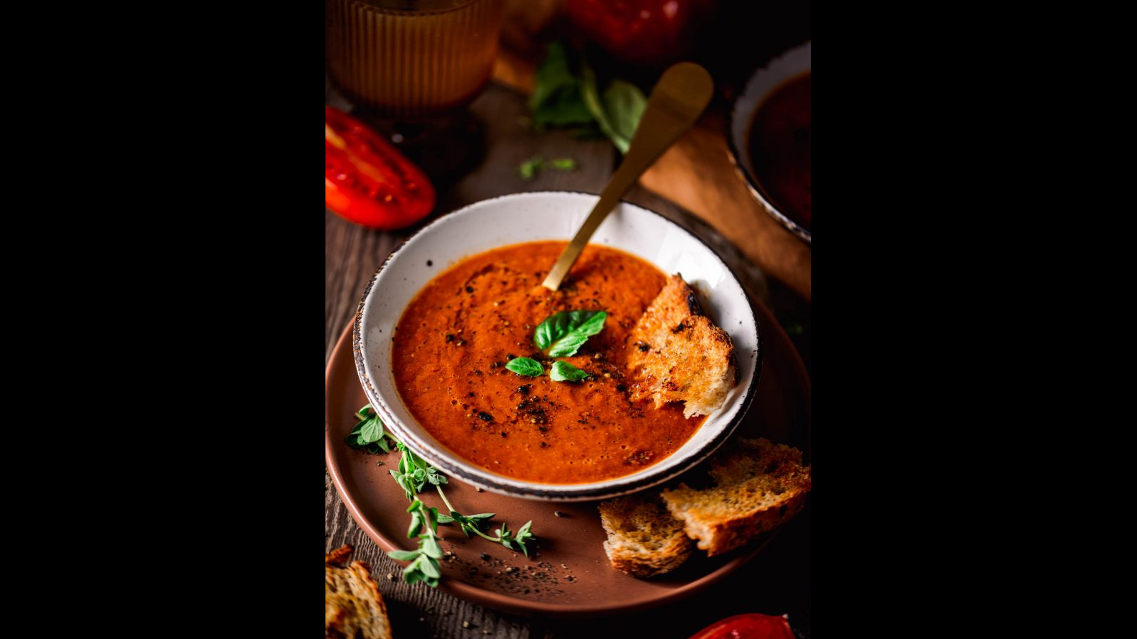 Roasted Tomato and Bell Pepper Soup | Murielle Banackissa