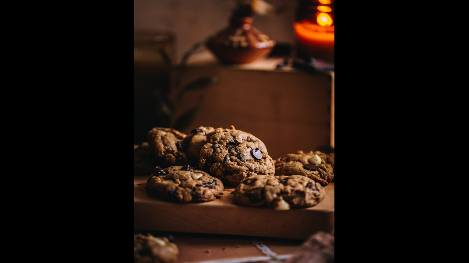 Easy Vegan Chocolate Chip Cookies | Murielle Banackissa